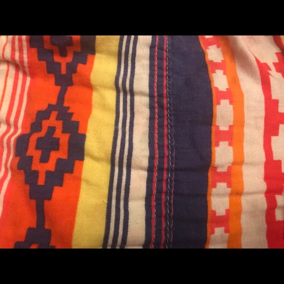 Unique patterned shorts - Picture 3 of 3